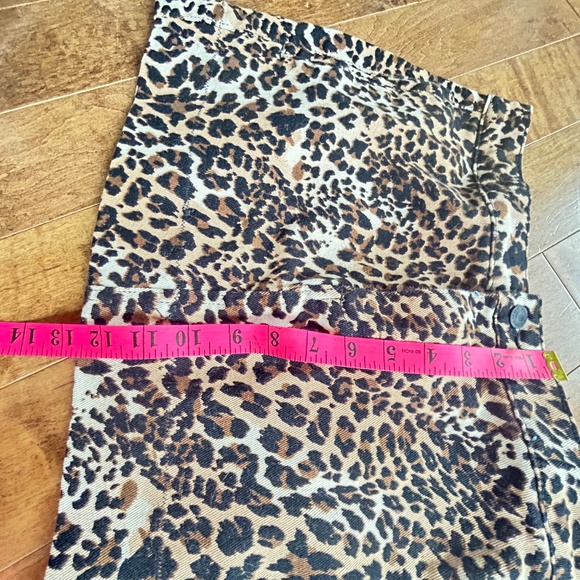 Skirt - Picture 3 of 3